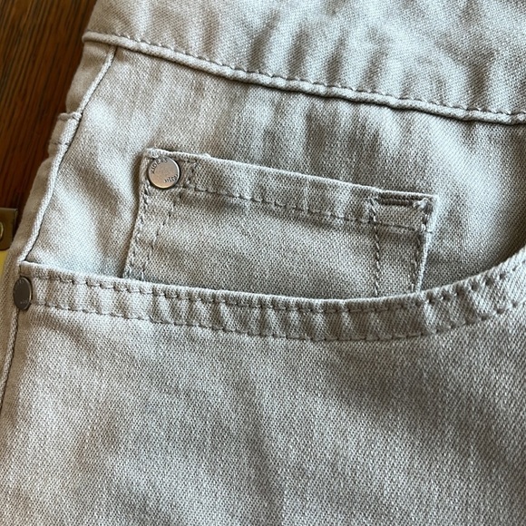 NEW Riders by Lee Midrise Short Casual Size 10.  Color is pure cashmere - Picture 9 of 9